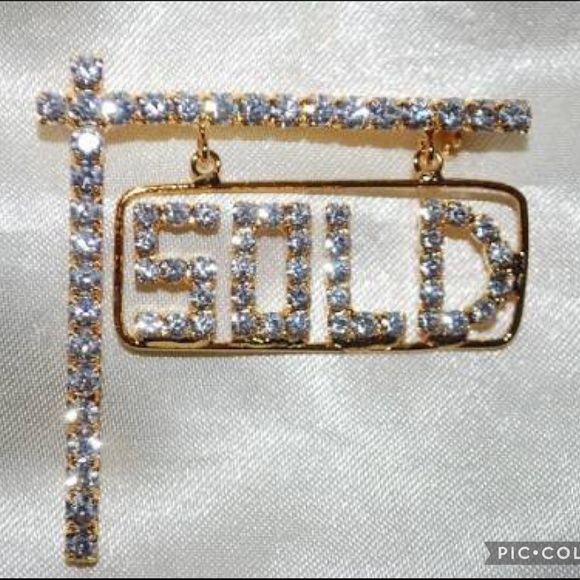 *SOLD*. Women’s American Eagle shorts - Picture 2 of 3